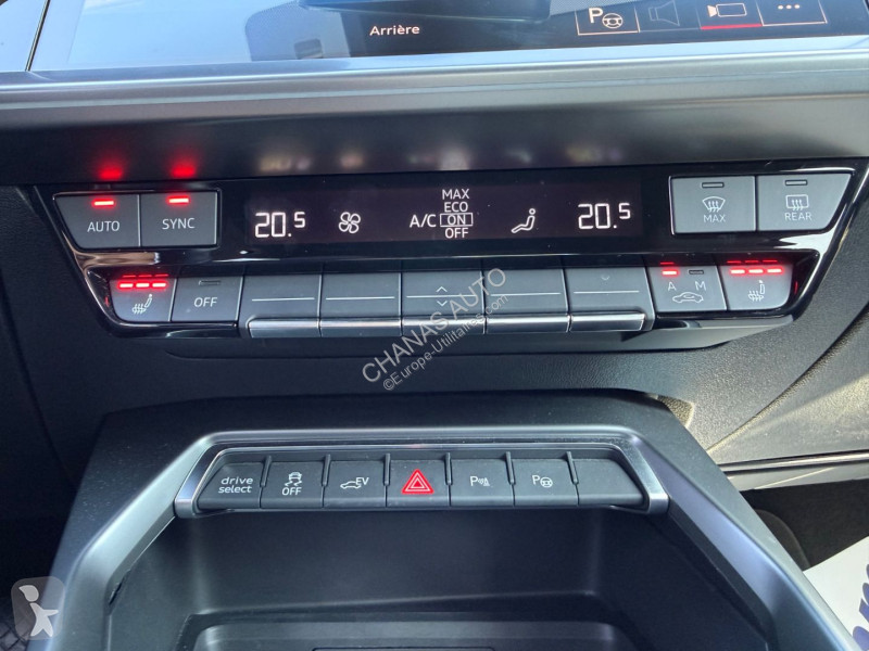 Véhicule utilitaire Audi 40 TFSIe 204 Design...