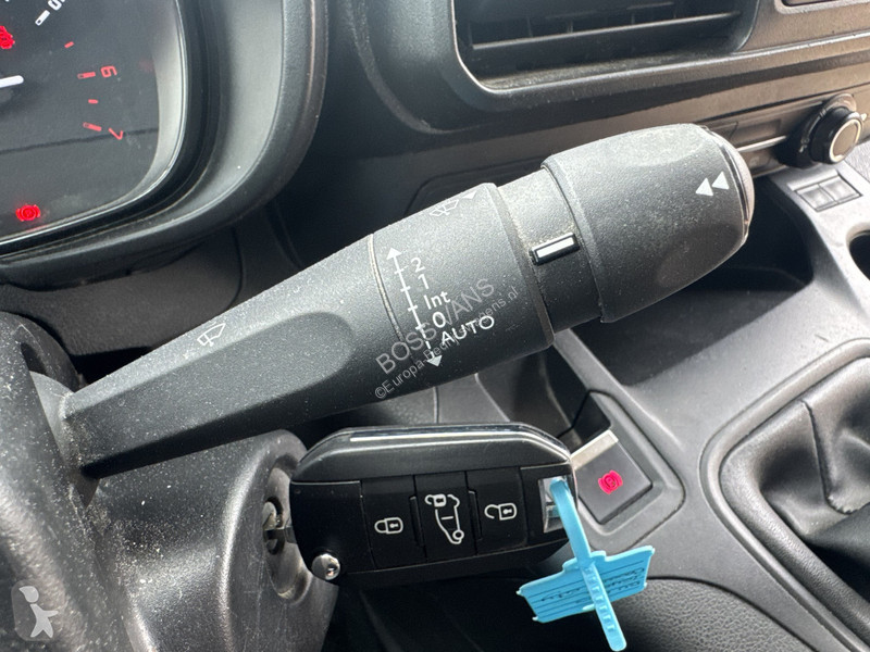 عربة نفعية Toyota 1.2T 110 PK **Benzine** L1...