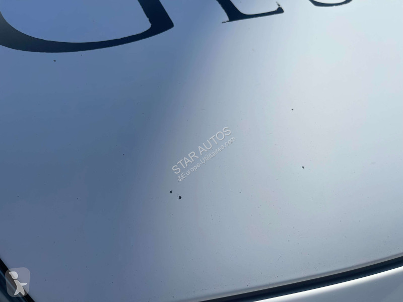 عربة نفعية Peugeot