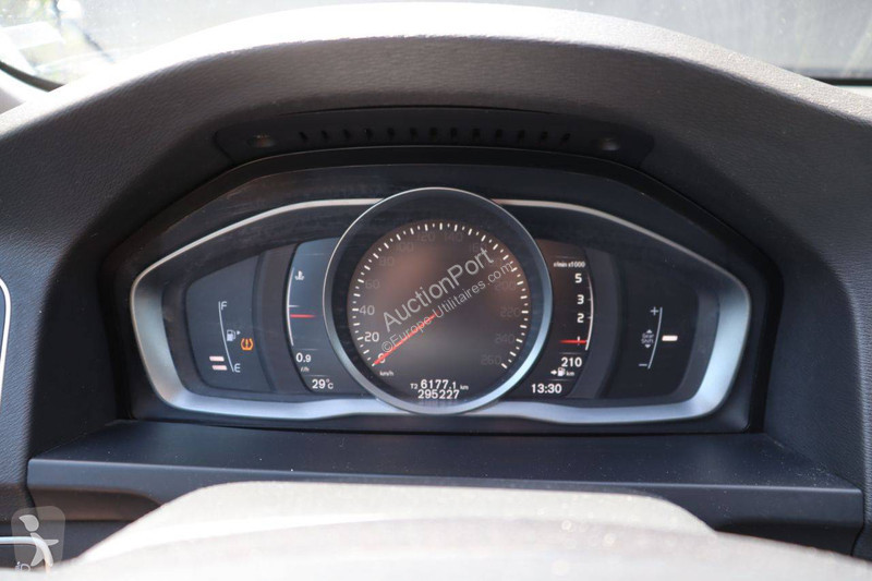 Samochód dostawczy Volvo D3 R-Design