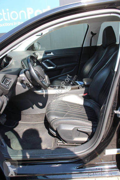 عربة نفعية Peugeot