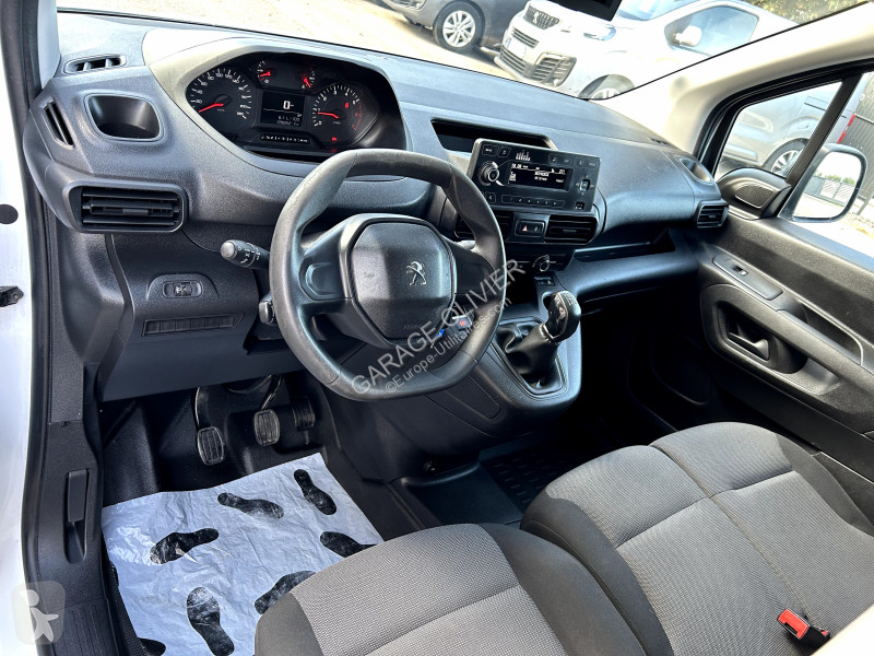 Furgoneta Peugeot Standard 1000KG Bluehdi 100...