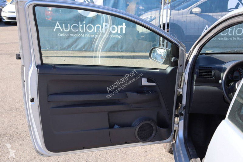 عربة نفعية Volkswagen Fox