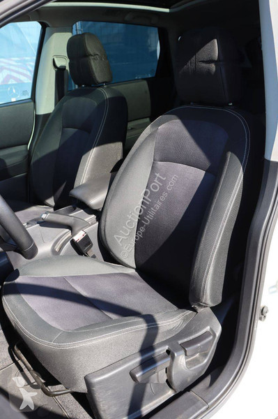 Samochód dostawczy Nissan acenta + navi QASHQAI