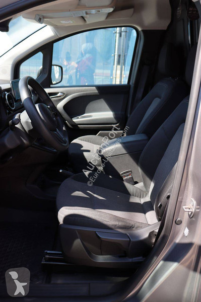 Mercedes 110CDI van