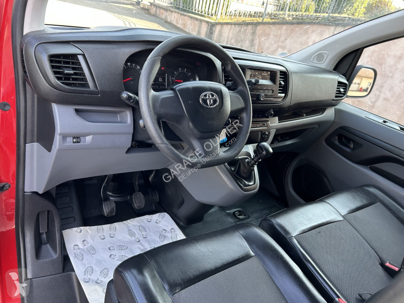 Véhicule utilitaire Toyota Proace Médium 2.0...