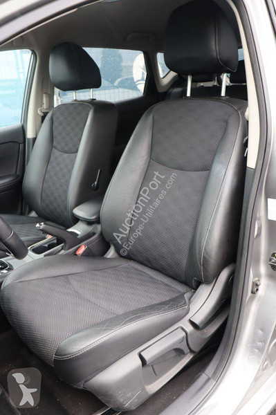 Véhicule utilitaire Nissan