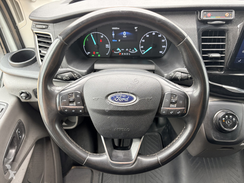 Véhicule utilitaire Ford 68kWh 184PK L3H3 317km...