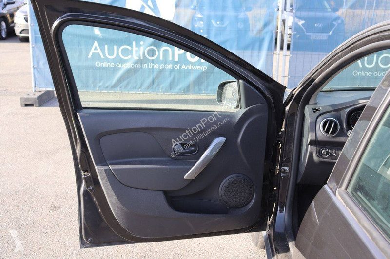 Véhicule utilitaire Dacia