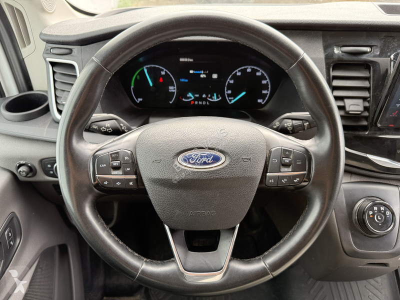 Véhicule utilitaire Ford 68kWh 184PK L3H3 317km...
