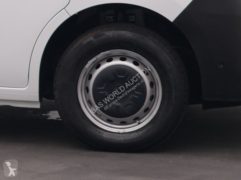 Véhicule utilitaire Renault 135PK