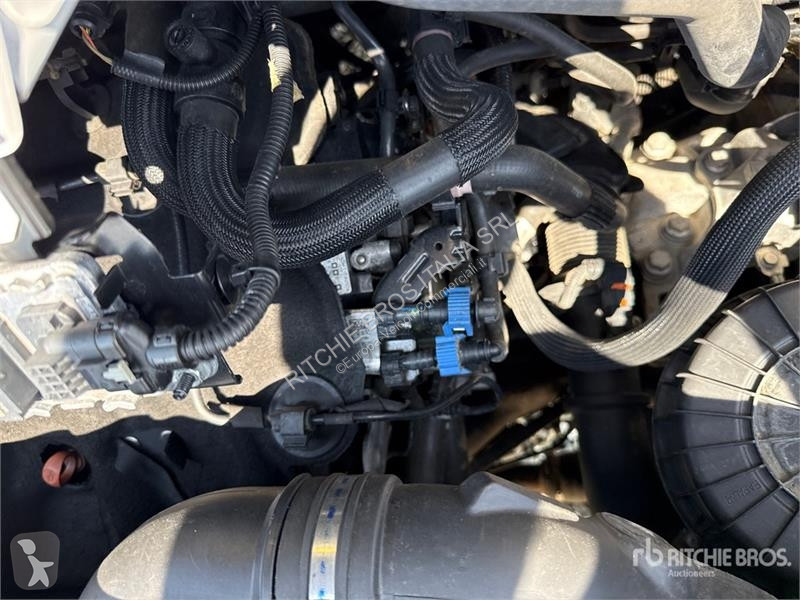Комерційні автомобілі Opel 2.2
