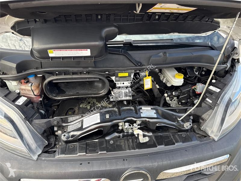 Véhicule utilitaire Opel 2.2