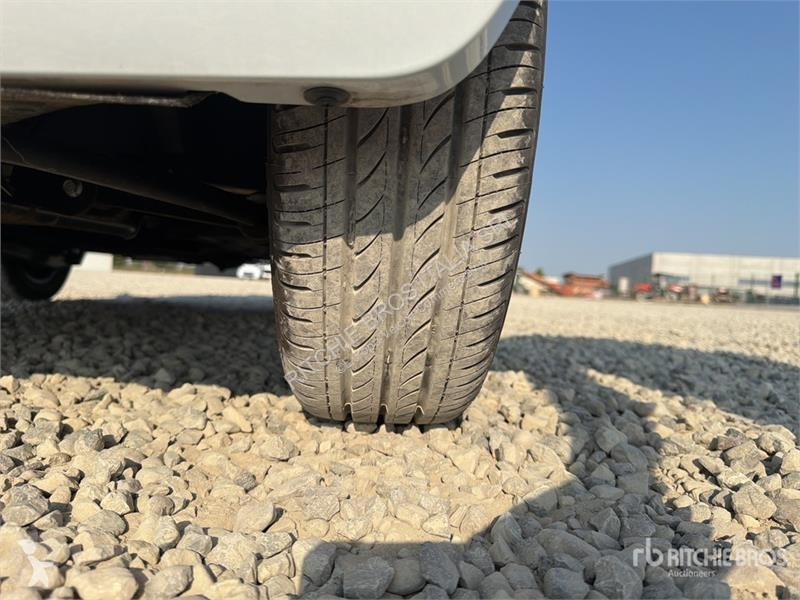 Лекотоварен автомобил  XEV Yoyo