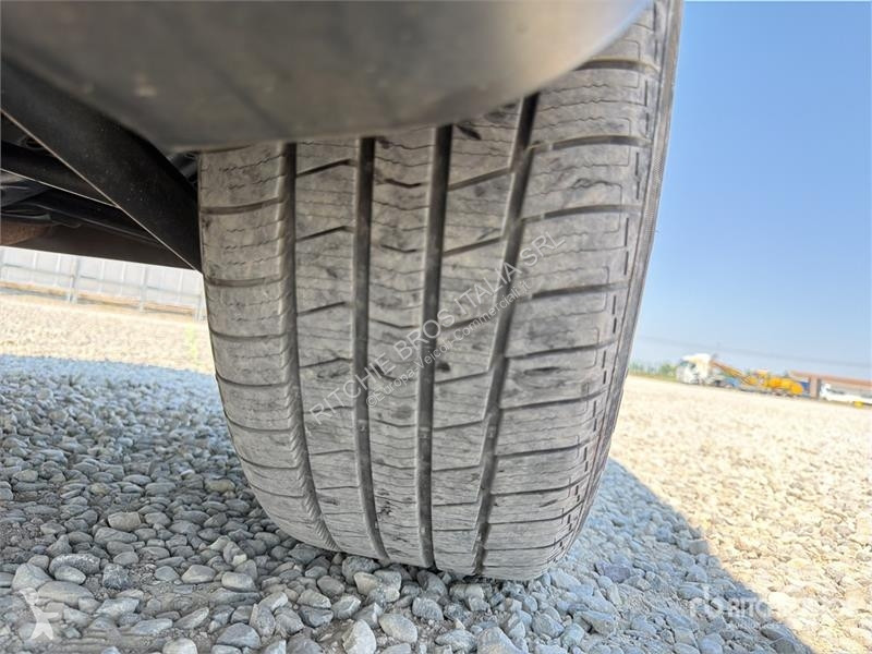 Лекотоварен автомобил Jeep 1.3