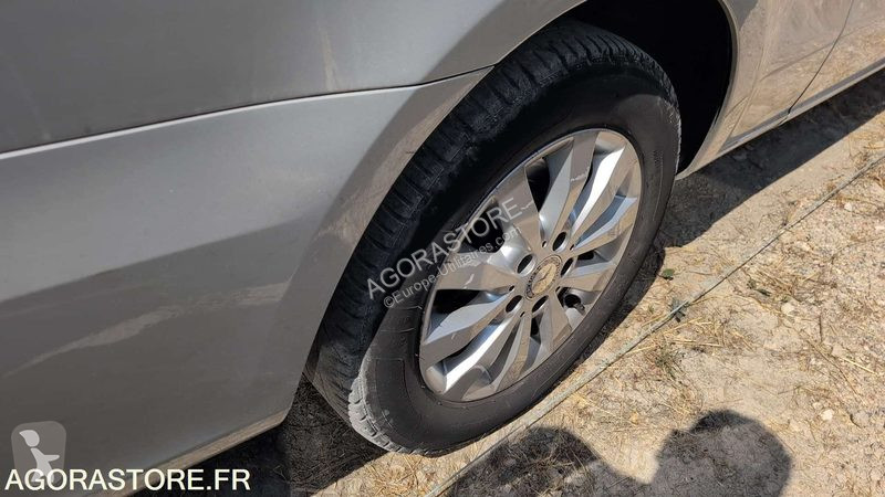 Véhicule utilitaire Mercedes VITO