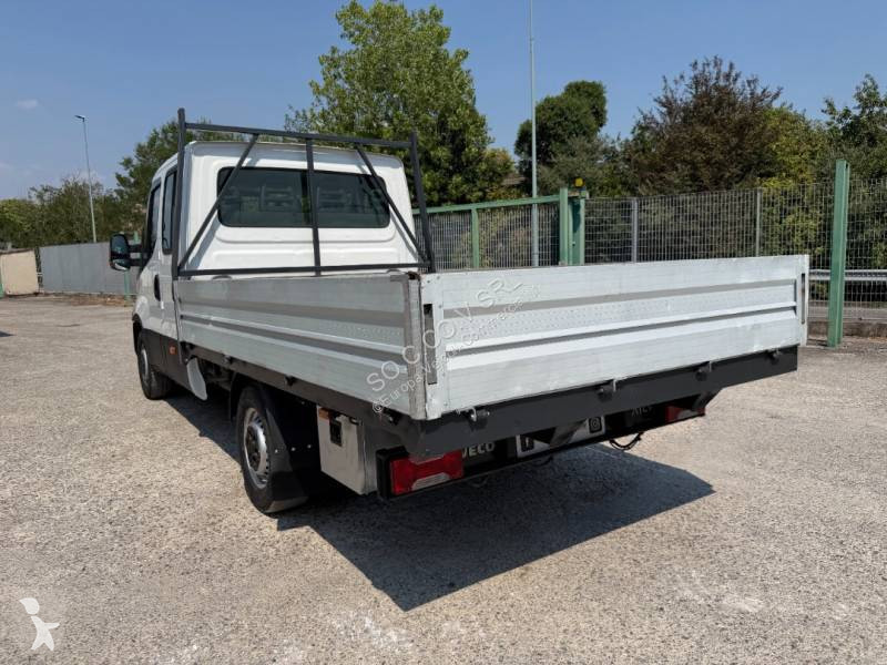 Лекотоварен автомобил Iveco 35S12