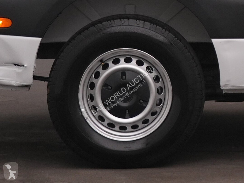 Лекотоварен автомобил Mercedes 312