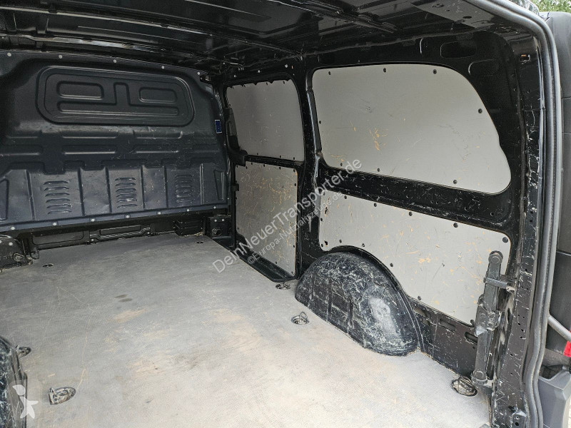 Лекотоварен автомобил Mercedes Vito...