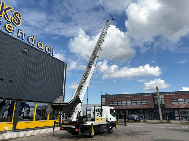 Užitkové vozidlo Nissan + 29 METER LADDER +...