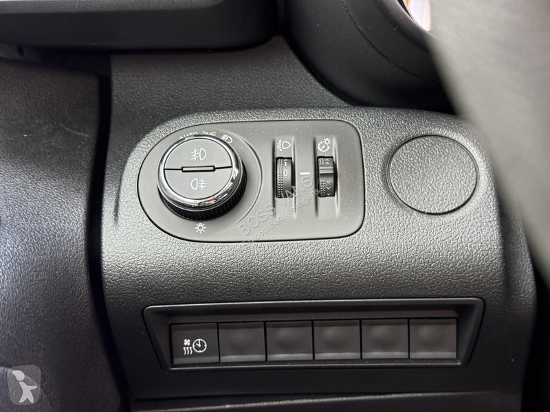 Furgoneta Opel 50kWh 136PK Elektrisch! L1 285KM...