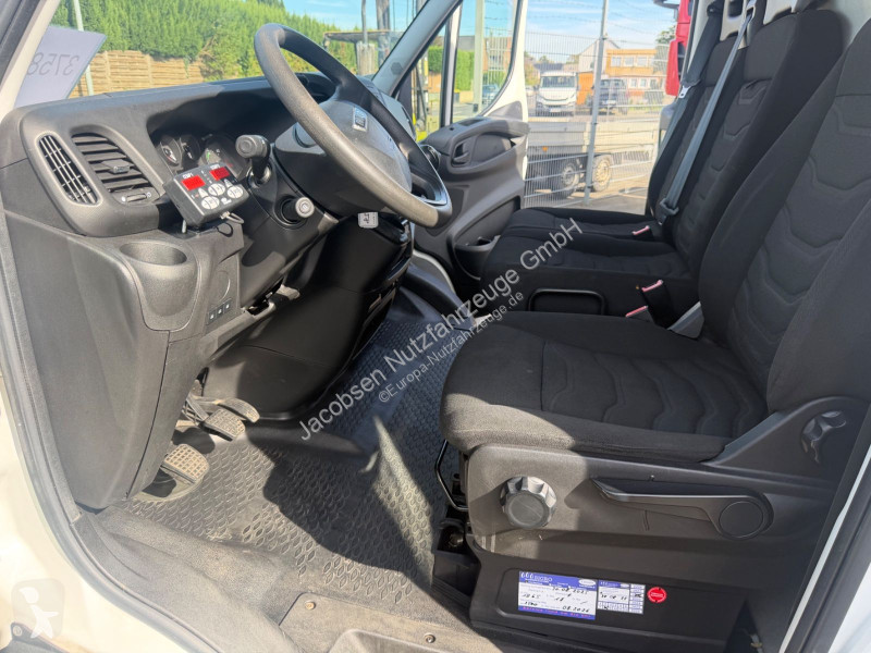 Véhicule utilitaire Iveco 35s15 Carrier Xarios...