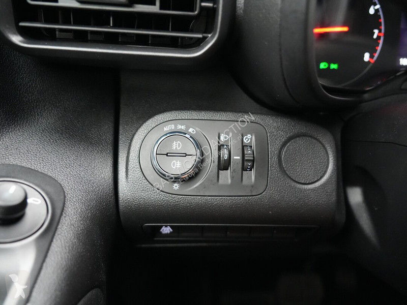Véhicule utilitaire Opel 131PK