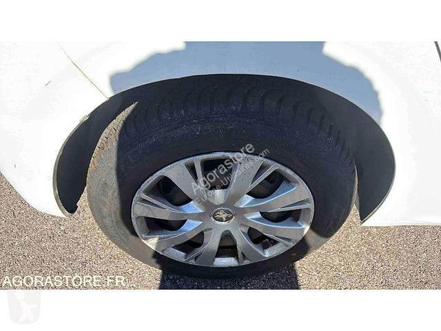 Коммерческий автомобиль