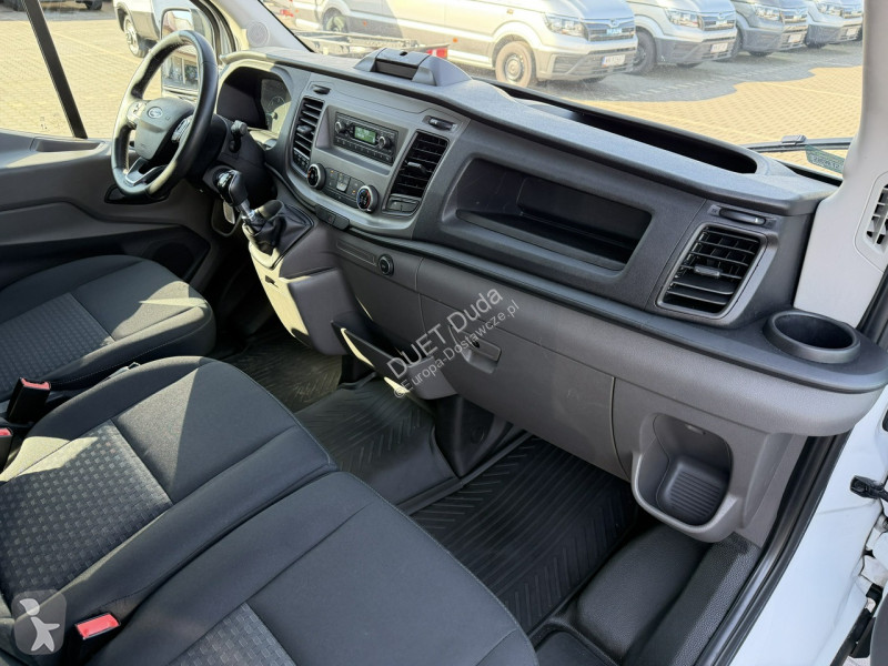 Samochód dostawczy Ford