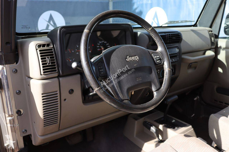 عربة نفعية Jeep