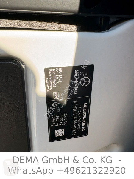 Véhicule utilitaire Mercedes...