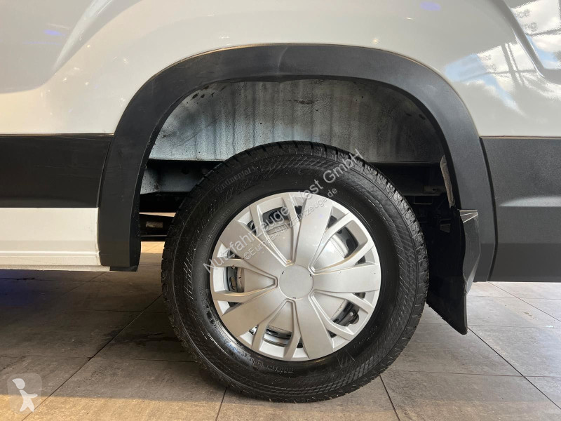 Véhicule utilitaire Maxus 9...