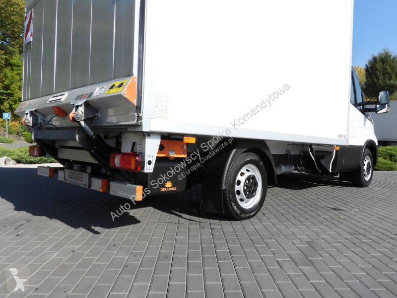 Véhicule utilitaire Iveco 35S16 DAILY