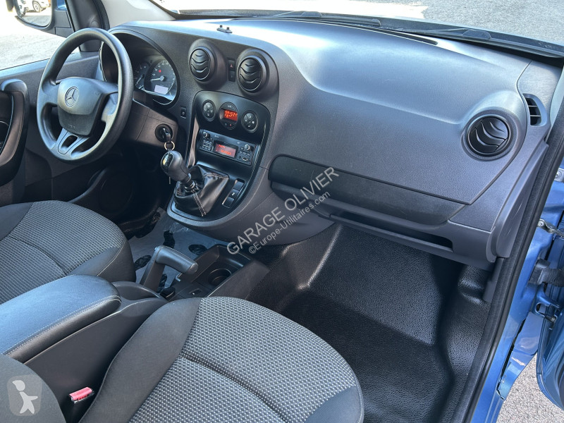 Véhicule utilitaire Mercedes Long 111 1.5 CDI...