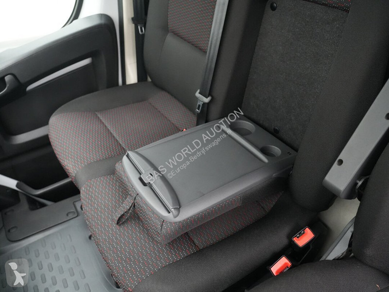 Véhicule utilitaire Opel 140PK