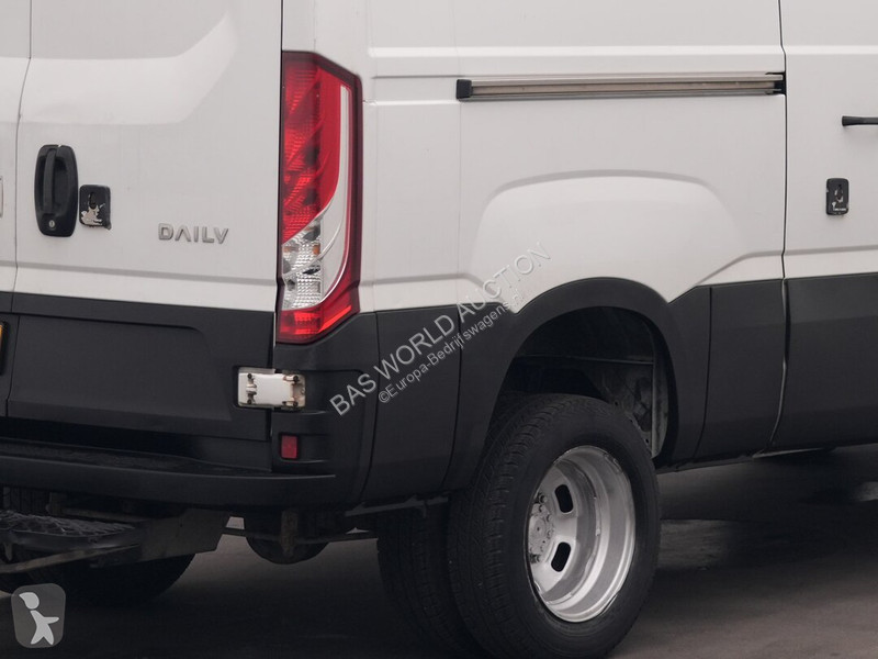 Véhicule utilitaire Iveco 35C14