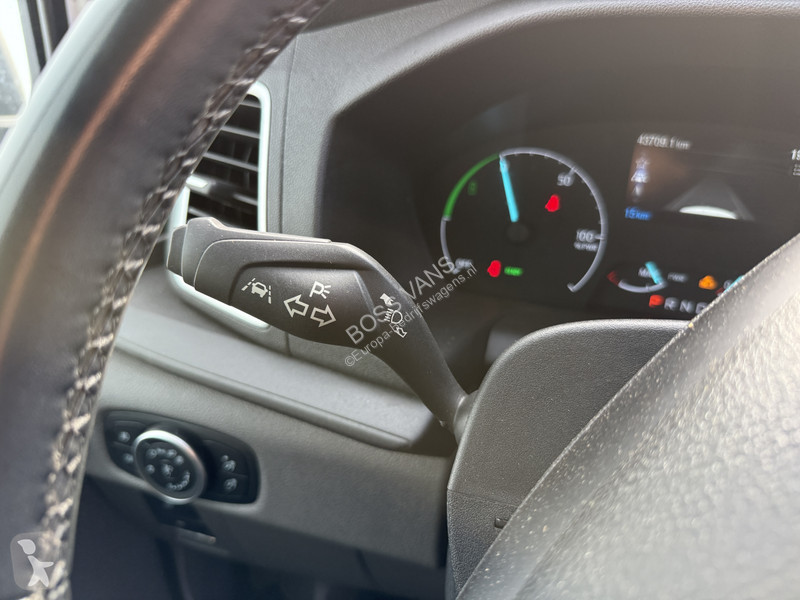 Véhicule utilitaire Ford e 68kWh 184PK E-