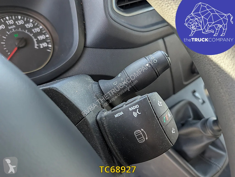 Véhicule utilitaire Renault 2.3 DCI KOFFER MET...