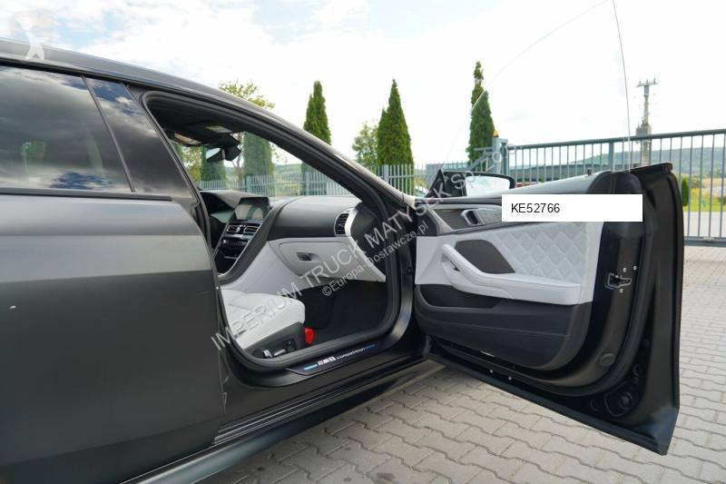 Véhicule utilitaire BMW M8