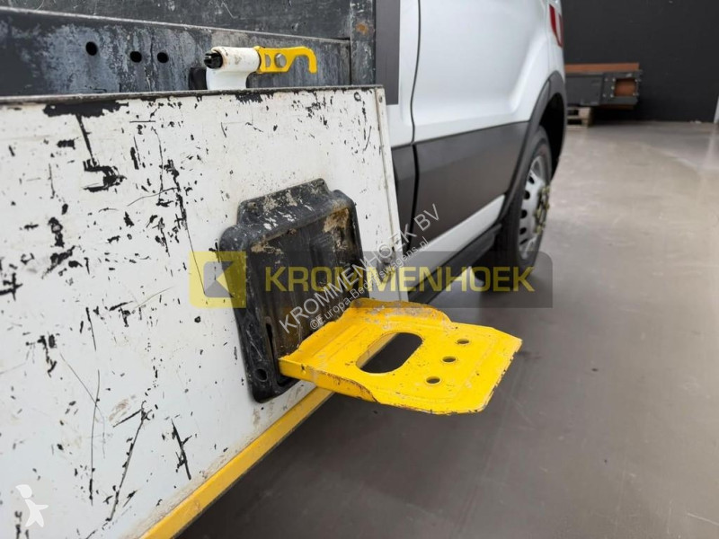 Ford P350 L2 van