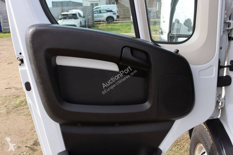 Véhicule utilitaire Peugeot