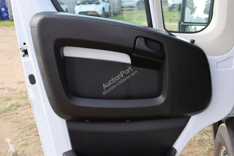 Véhicule utilitaire Peugeot
