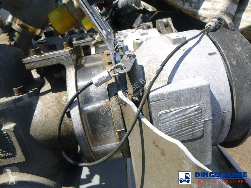 Veicolo commerciale  Fuel tank equipment...