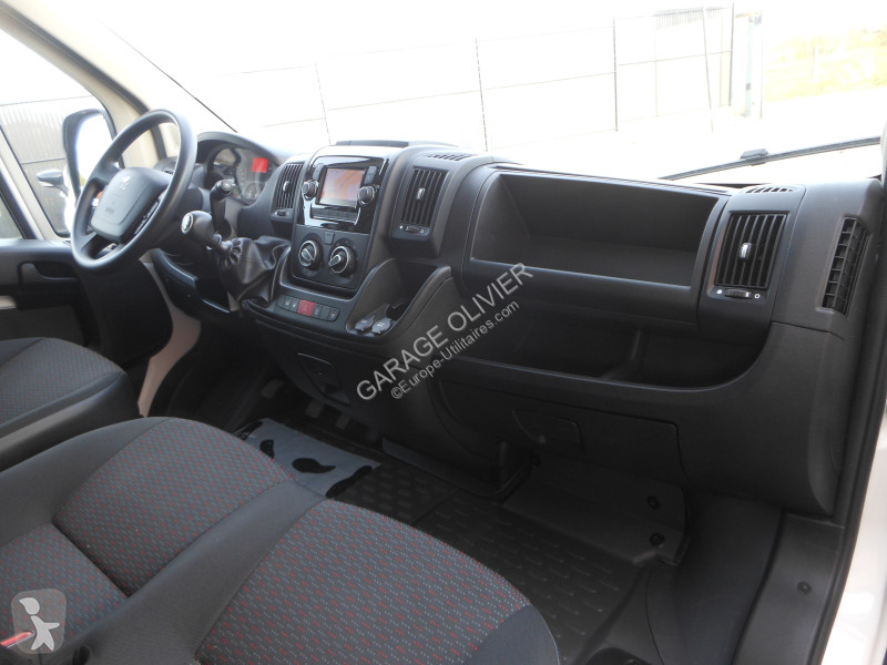 Autoutilitară Peugeot 435 L4H2 2.2 Bluehdi 140...