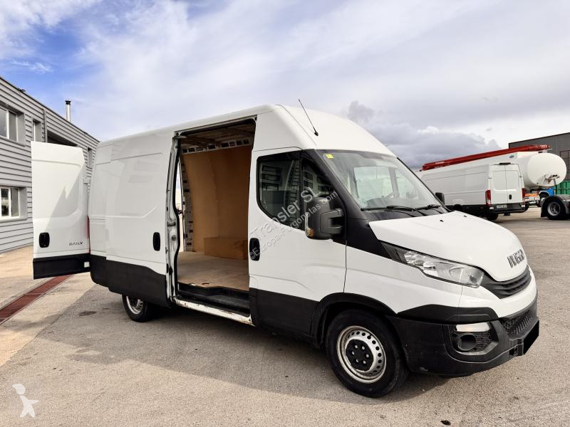 Veicolo commerciale Iveco 35-S-16