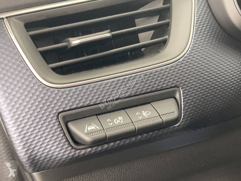Autoutilitară Renault Arkana mild hybrid 140...