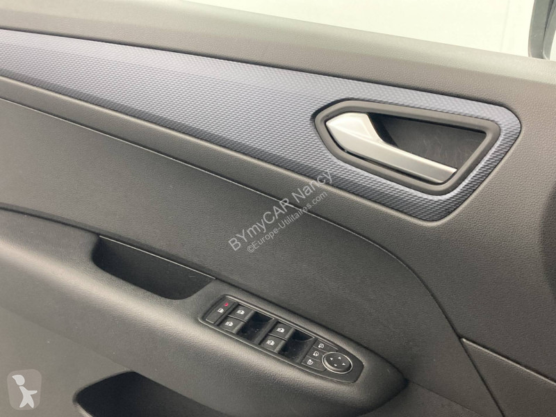 Autoutilitară Renault Arkana mild hybrid 140...