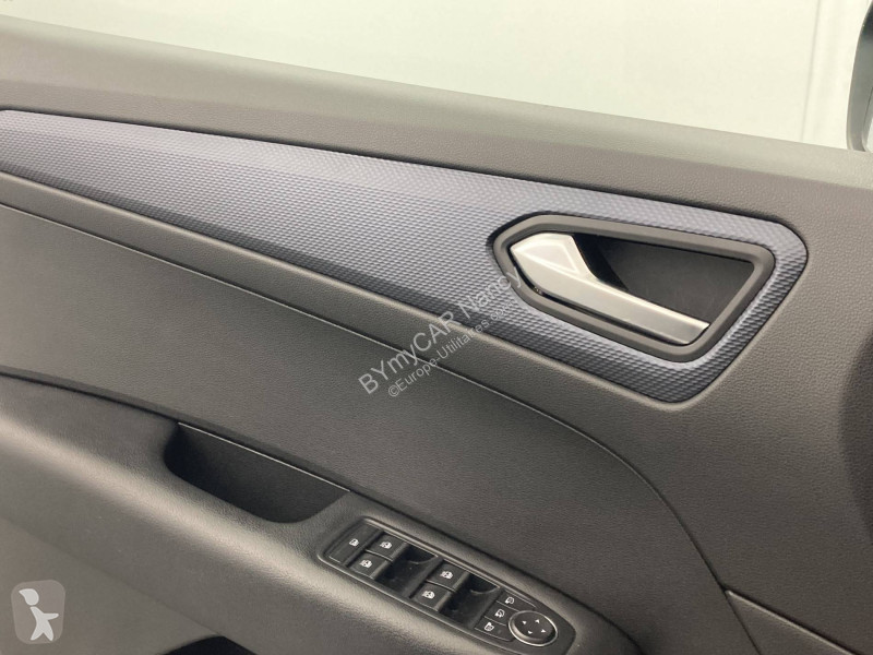 Autoutilitară Renault Arkana mild hybrid 140...