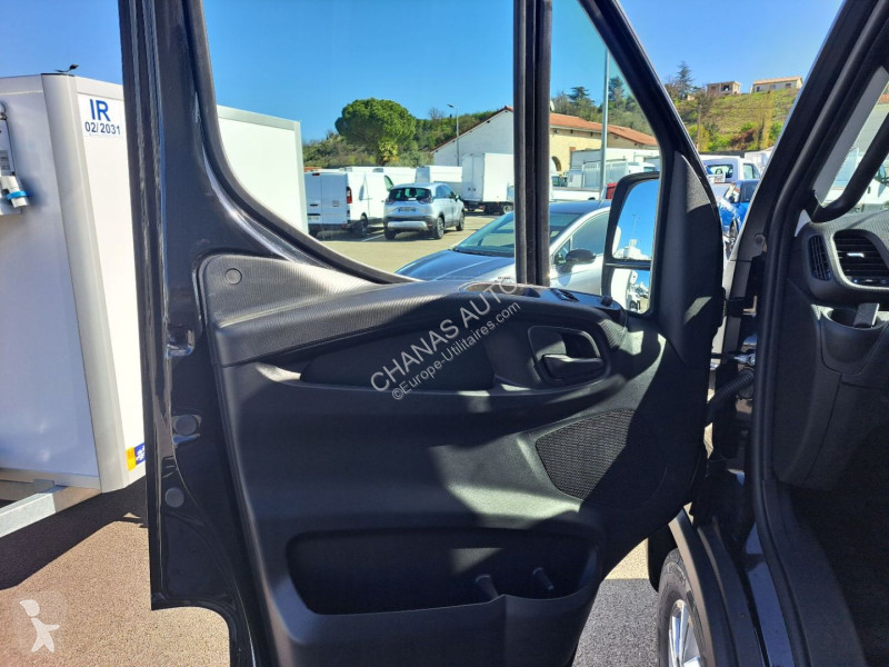 Furgoneta Iveco 35S18 A8 180CV 3L REHAUSSABLE...