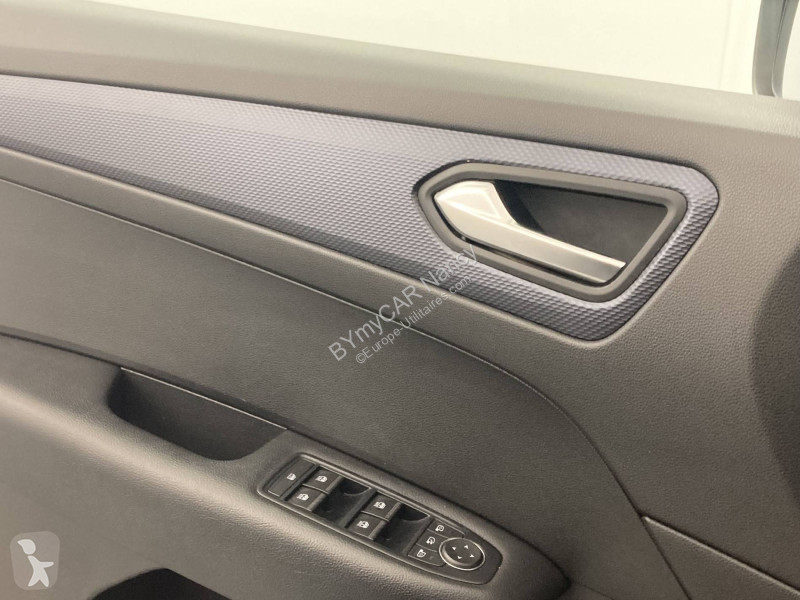 Autoutilitară Renault Arkana mild hybrid 140...